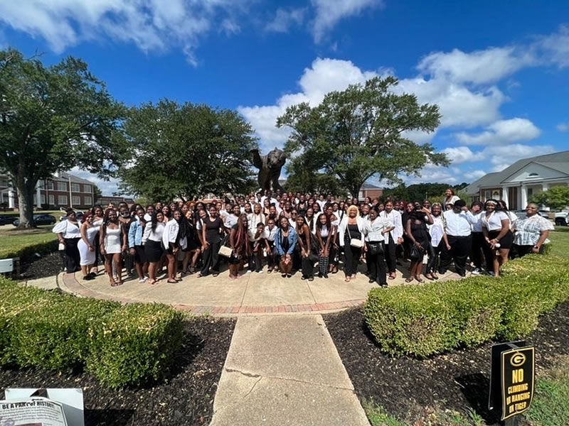 GSU Quad Tiger Statue Group Photo