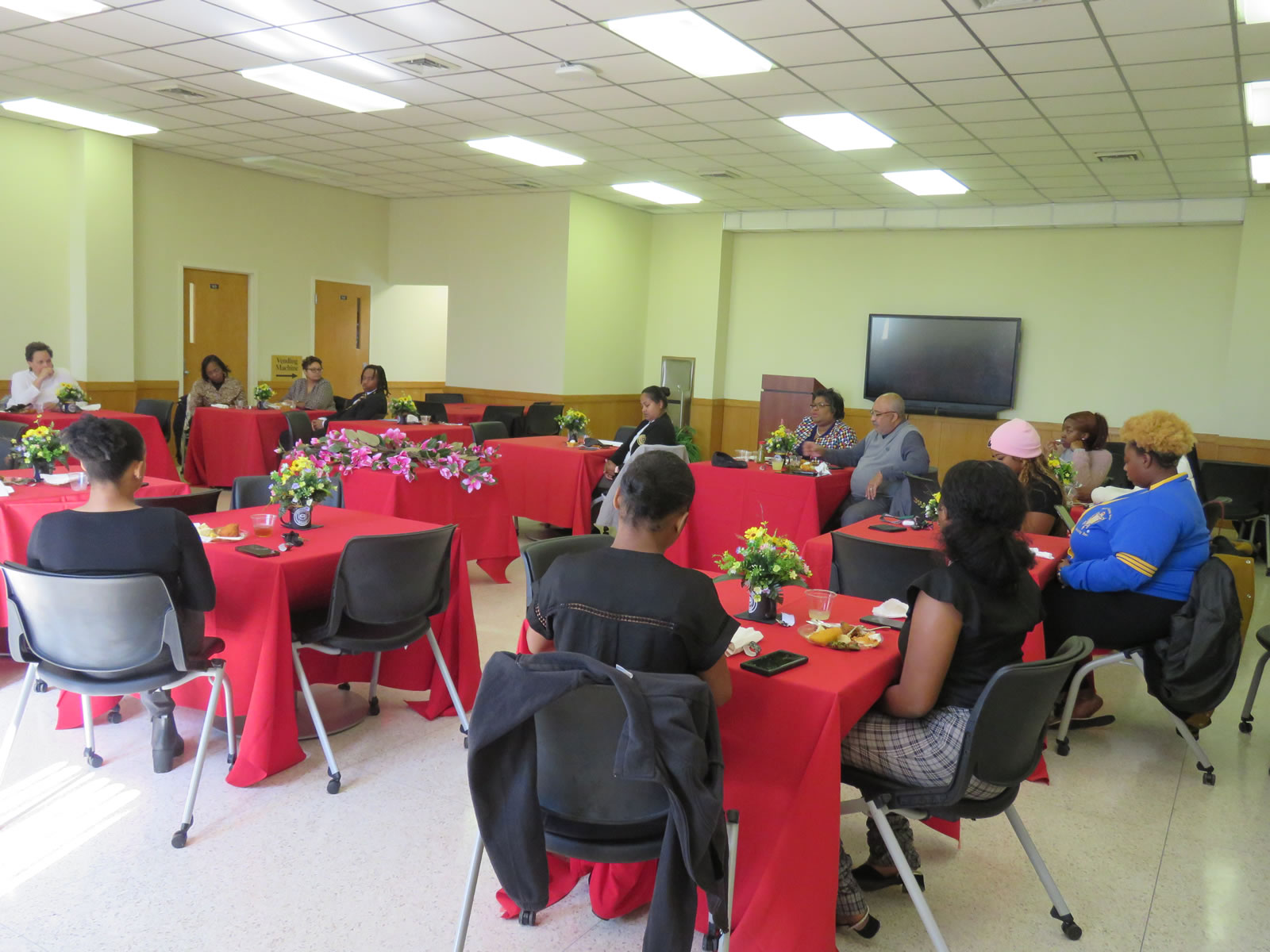 E.L. Cole Honors College Lunch and Learn - Photo 18