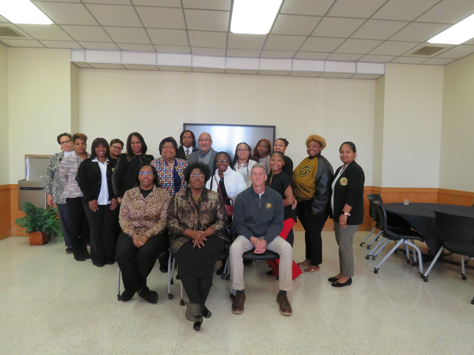 E.L. Cole Honors College Lunch and Learn - Photo 31